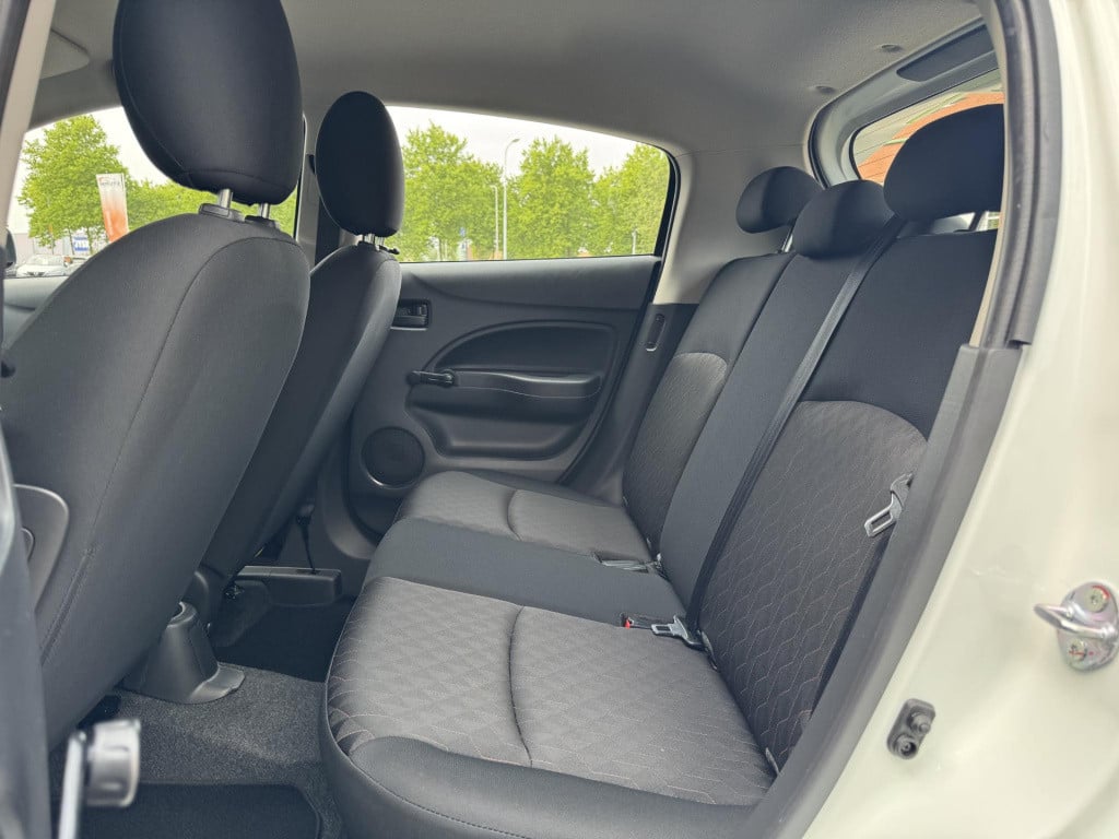 Mitsubishi Space Star 1.2 connect+