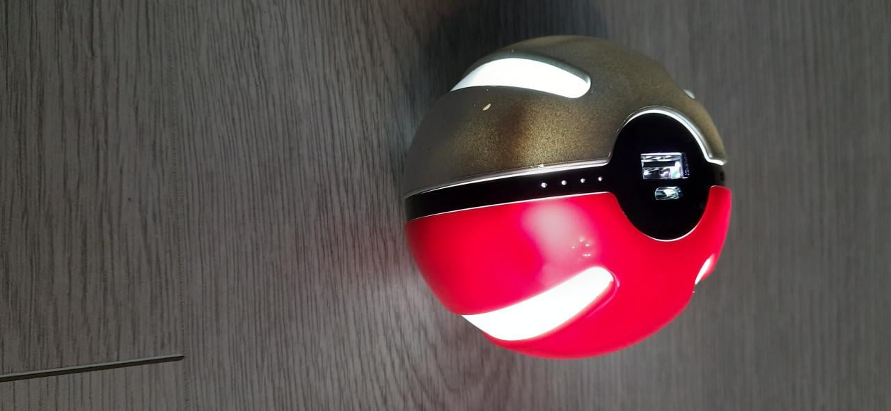 Pokomon bal powerbank 10.000 MAH nieuw koopje