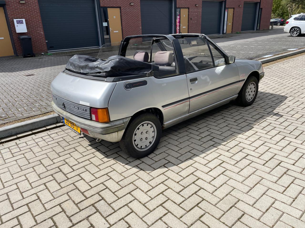 Peugeot 205 cabrio ( opknapper)