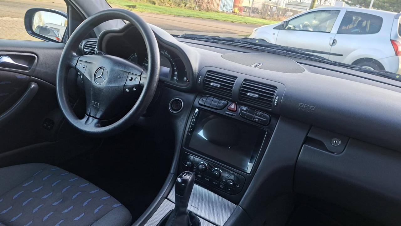 Mercedes C-KLASSE C 200 K Sportcoupe bj:2002 airco navigatie