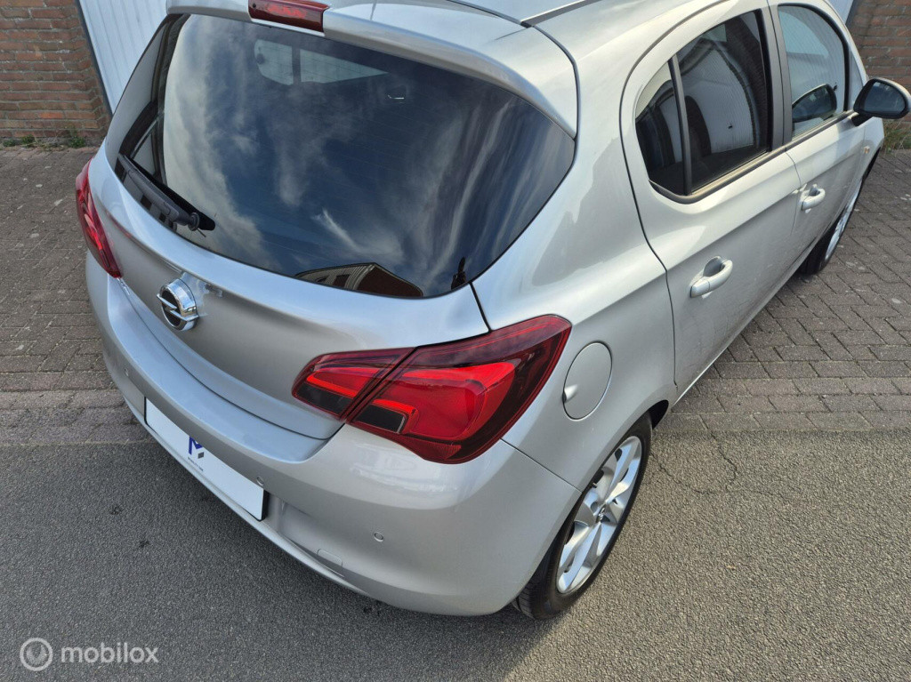 Opel Corsa 1.4 volautomaat / stuur- & stoelverwarming / camera