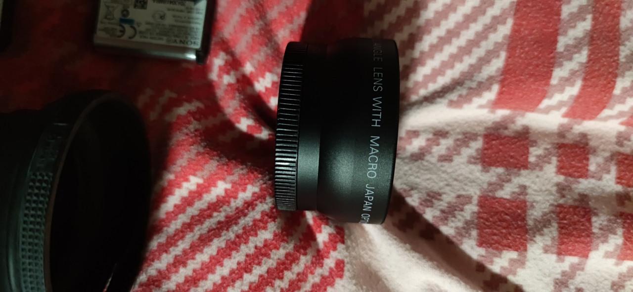 Te koop aangeboden Sony Superzoom 20 MP Compact Camera.