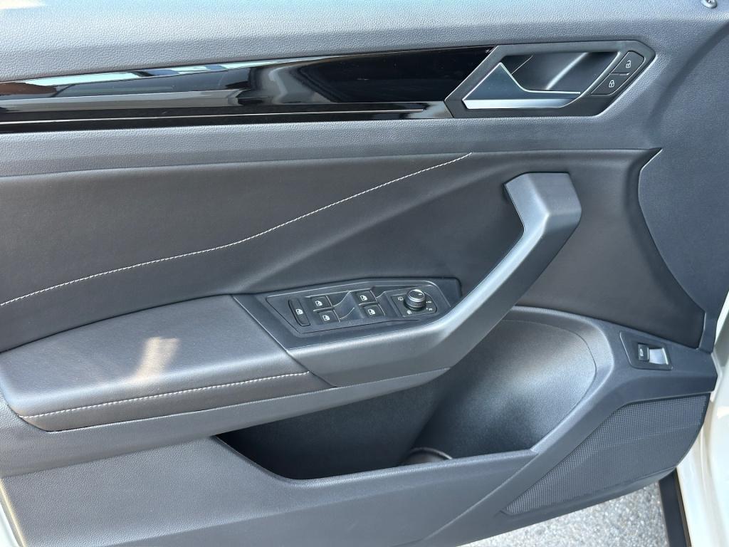 Volkswagen T-roc 1.5 tsi 150pk dsg r-line | black style | panoramadak | cam