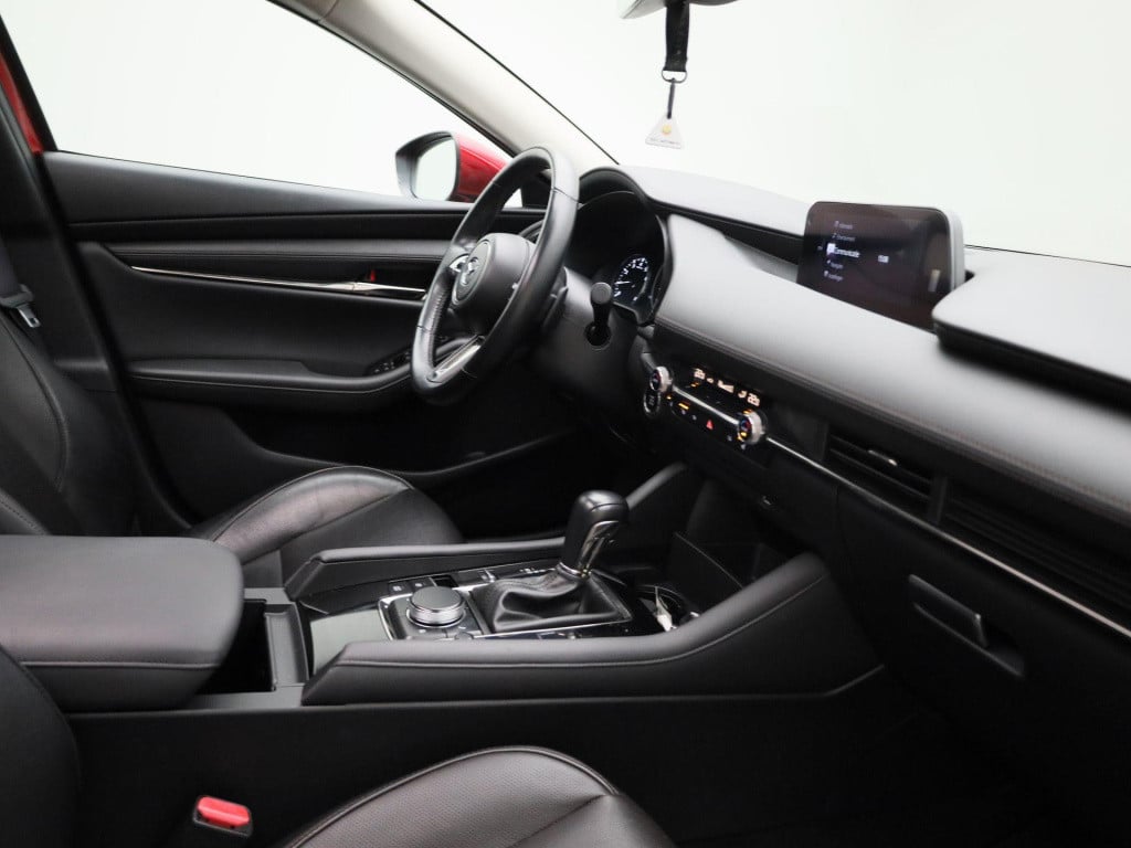 Mazda 3 2.0 e-skyactiv-x luxury | automaat | schuif dak | 360 camera | appl
