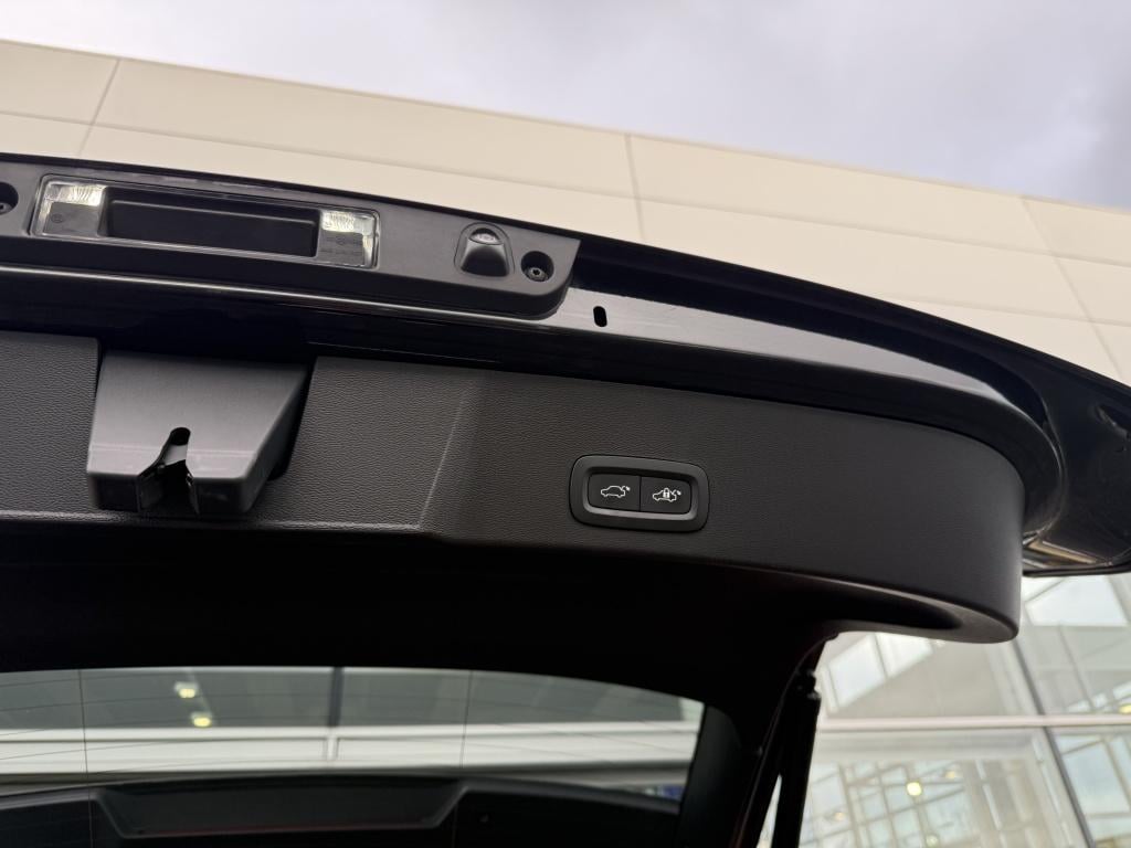 Volvo XC40 t5 262pk recharge ultra dark| full options !