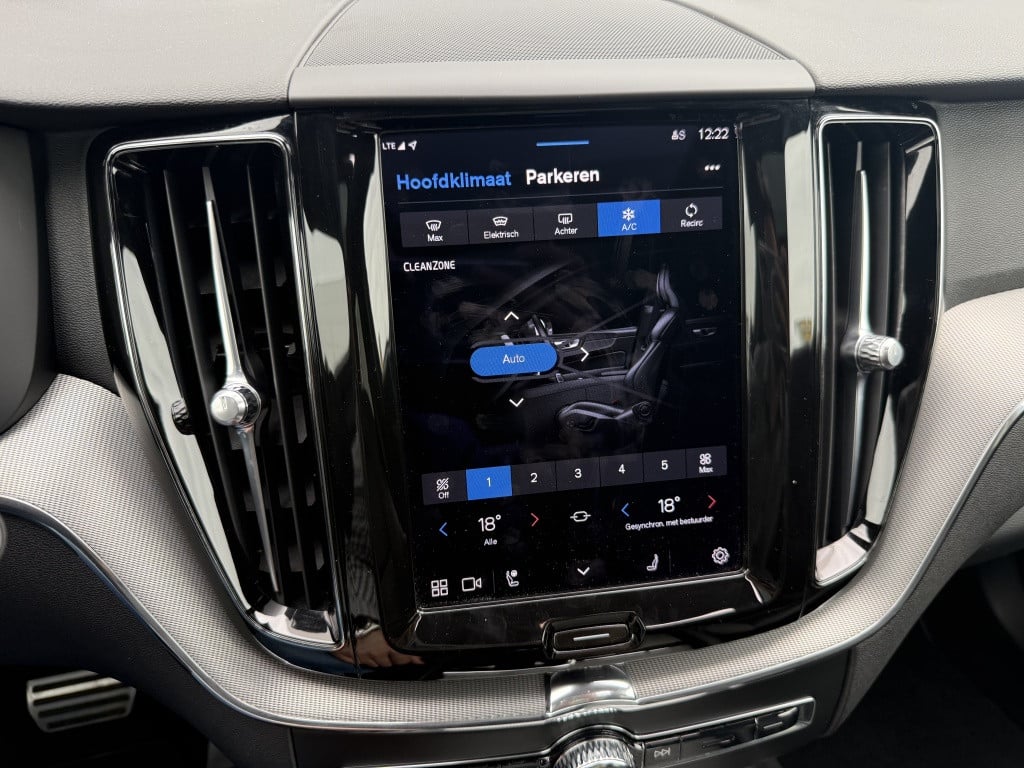 Volvo XC60 t6 340pk recharge r-design| panodak| adap.cruise| 360camera| tre