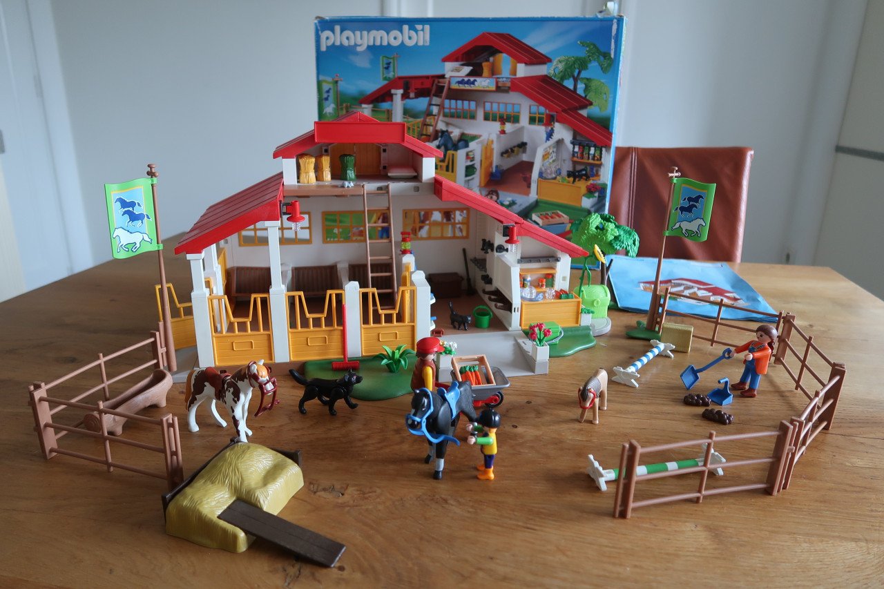 Playmobil "De Paarden Manege" compleet in doos + boekje €25,00