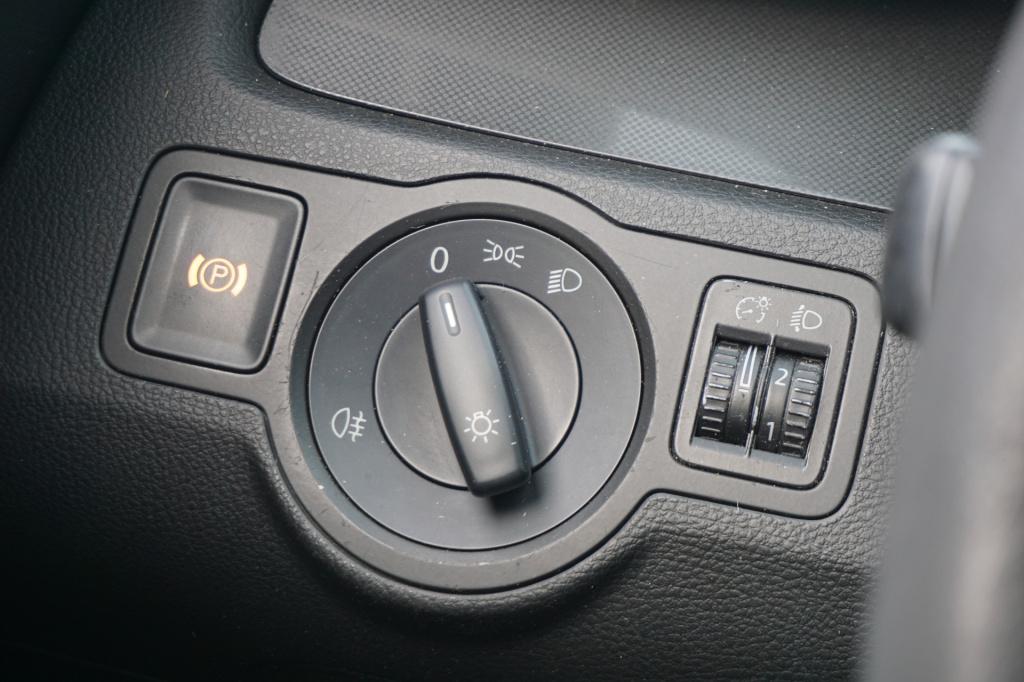 Volkswagen Passat 2.0 fsi trendline airco / cruise / elektr. ramen / trekha