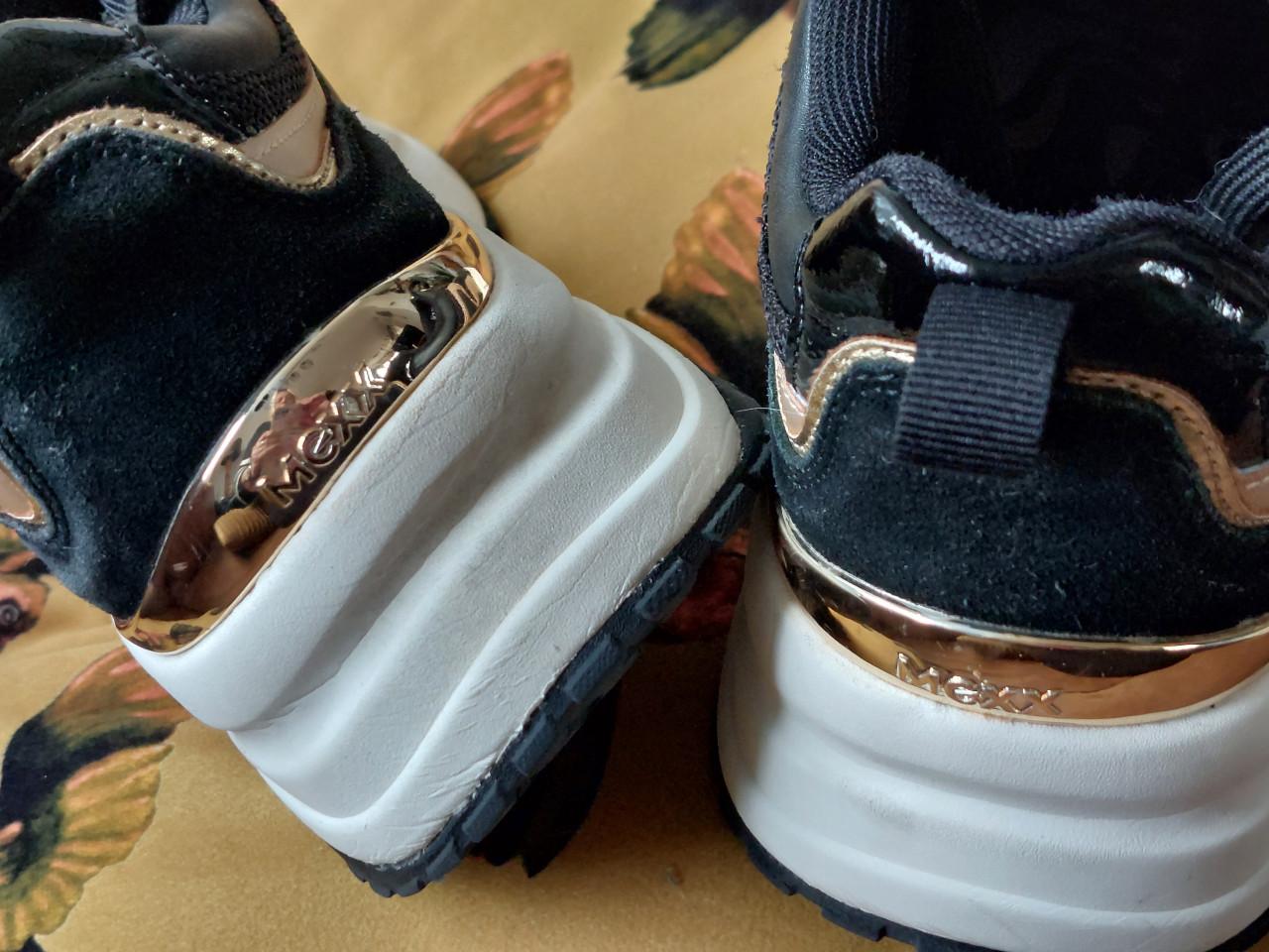 Als nieuwe Mexx damessneakers mt 38 zwart/goud