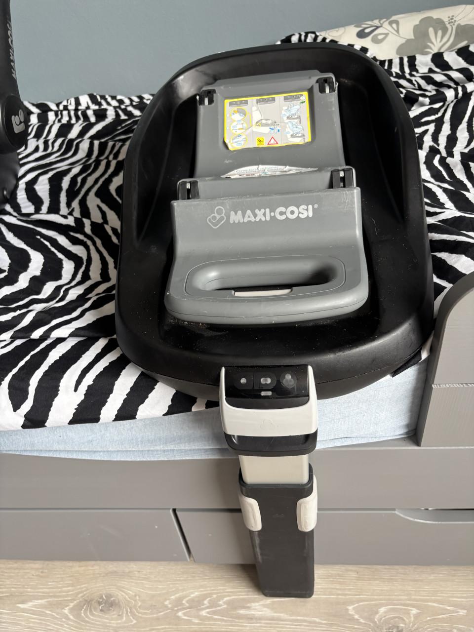 Maxi-cosi cabriofix met base