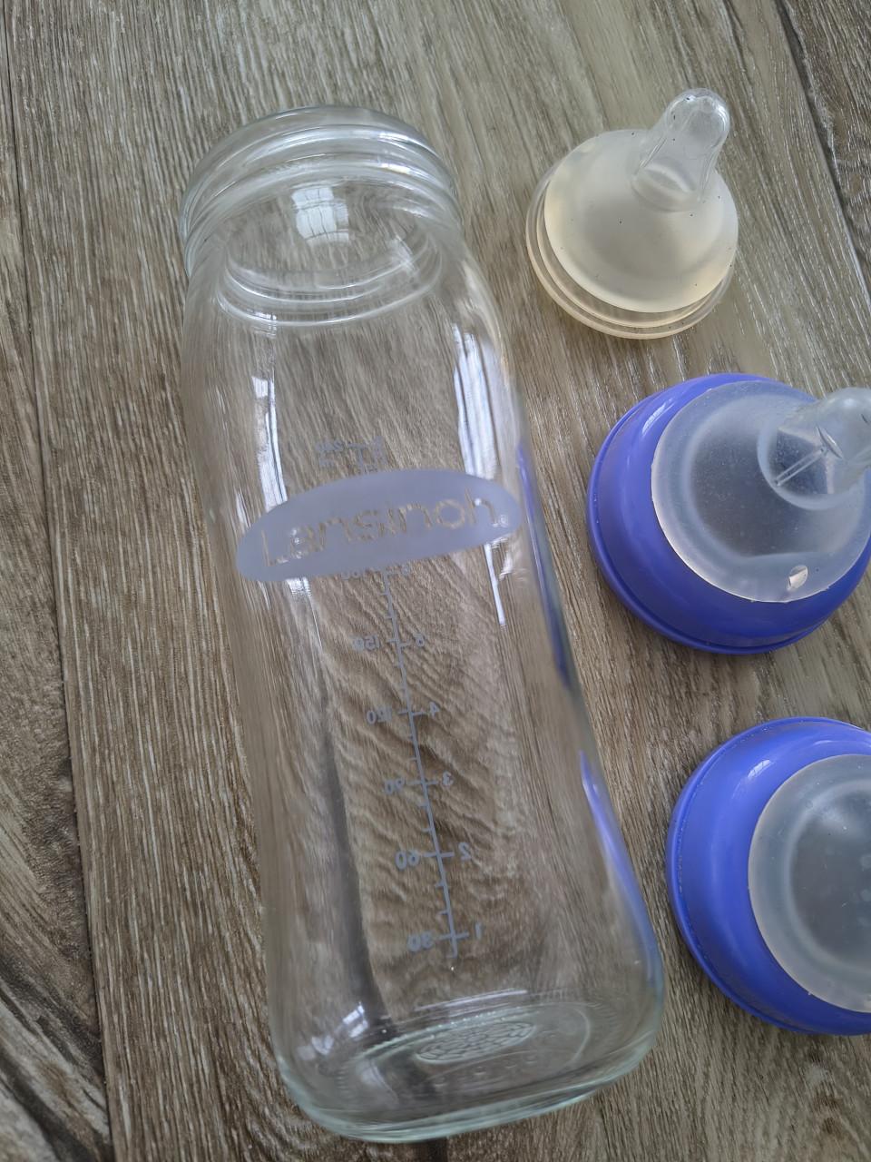 Complete Lansinoh drinkfles, glazen fles 240 ml met spenen.