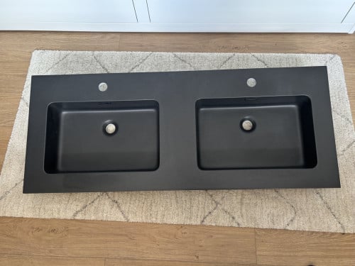 Nieuwe wastafel 120cm zwart (mat metallic)