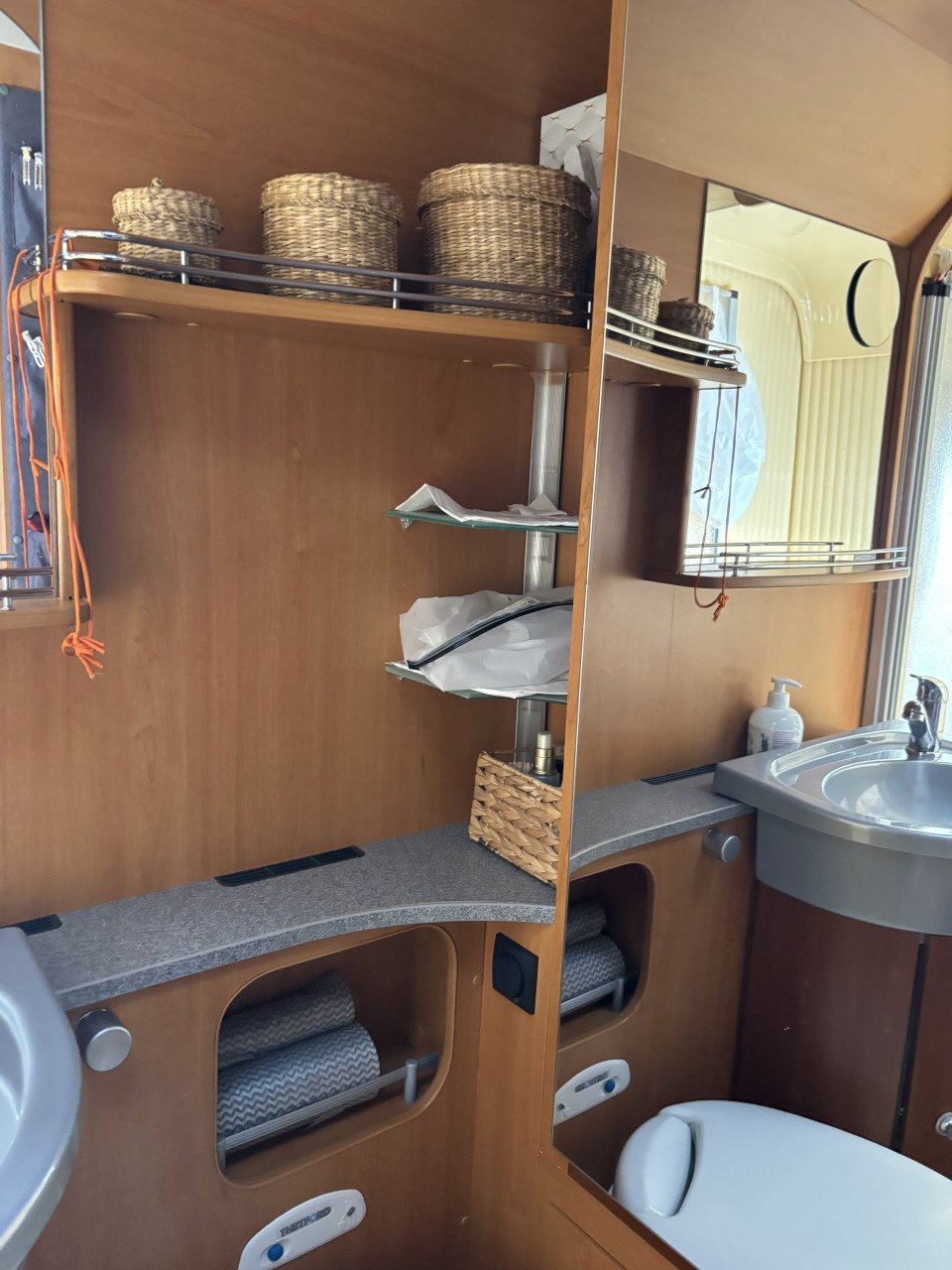 Camper Dethleffs Esprit RT 7014 enkele bedden