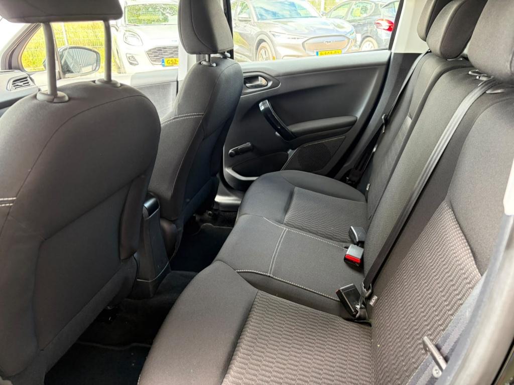 Peugeot 208 1.2 puret. blue lion