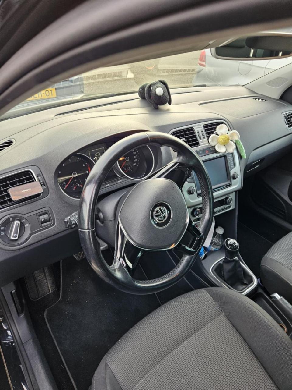 Volkswagen Polo 1.2 tsi highline / pano / trekhaak / cruise / navi / climat