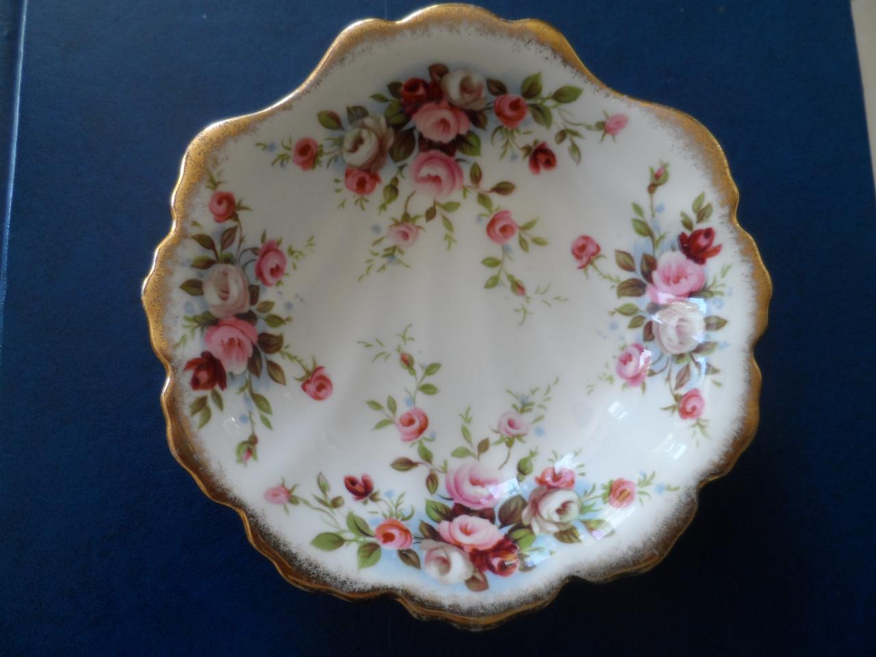 ROYAL ALBERT COTTAGE GARDEN