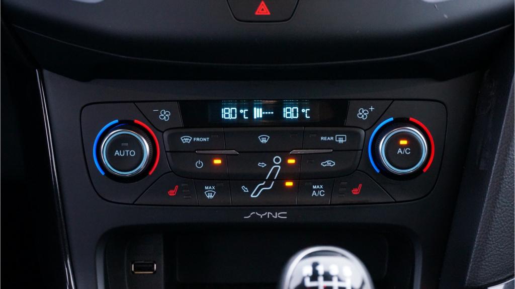 Ford Focus wagon 1.5 titanium edition rijklaar incl. garantie