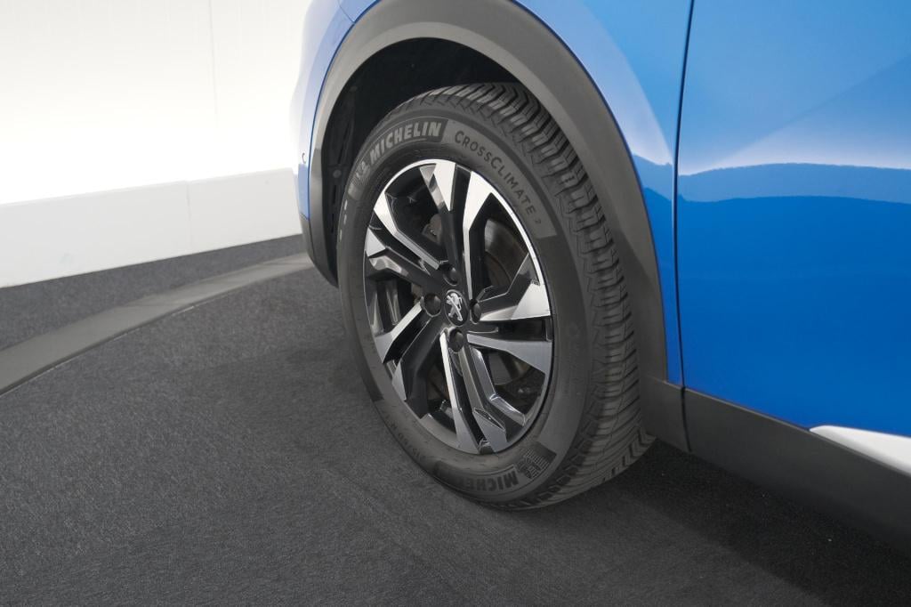 Peugeot 2008 puretech 130 eat8 gt-line | camera | dodehoekdetectie | adapti