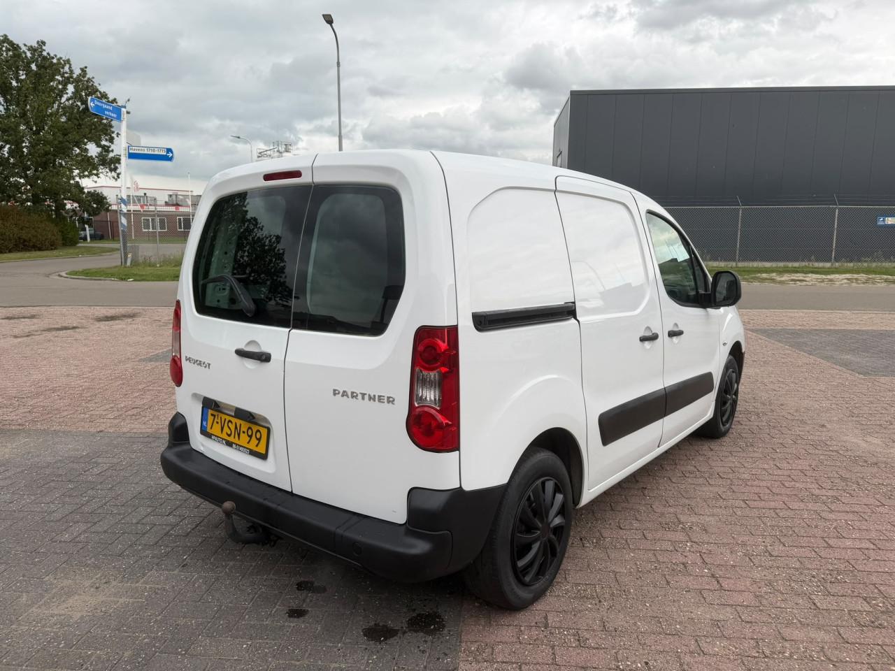 Peugeot partner bj 2012  2450 euro