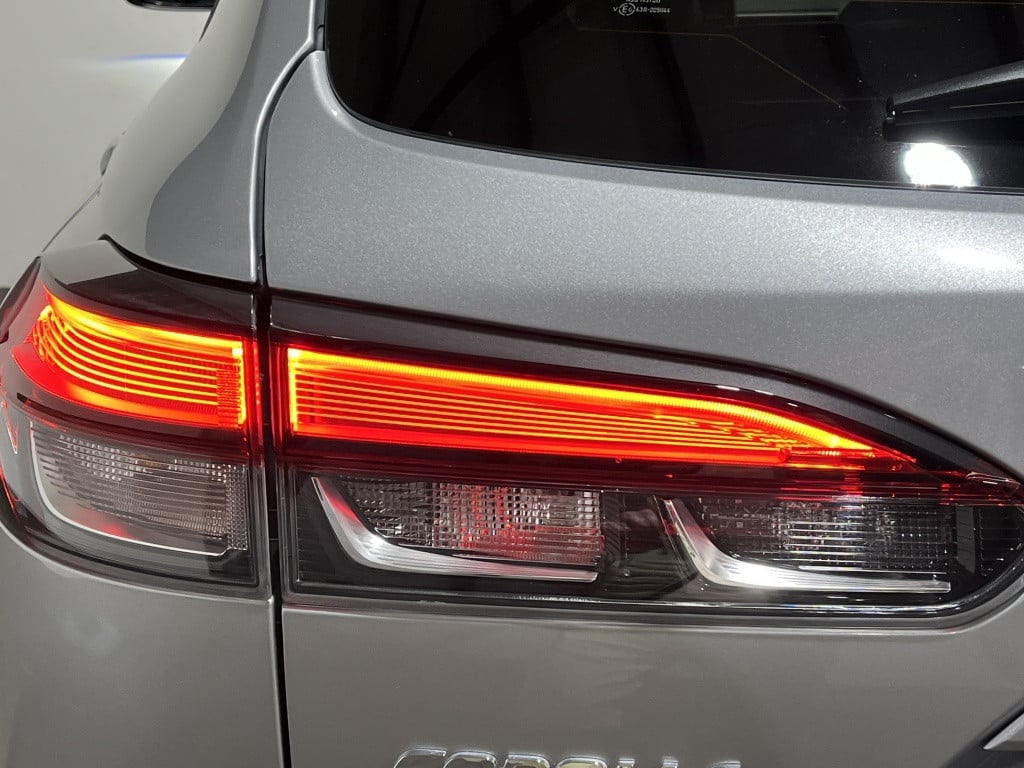 Toyota Corolla Cross 2.0 hp hybrid frist edition | bms | keyless | navi | t