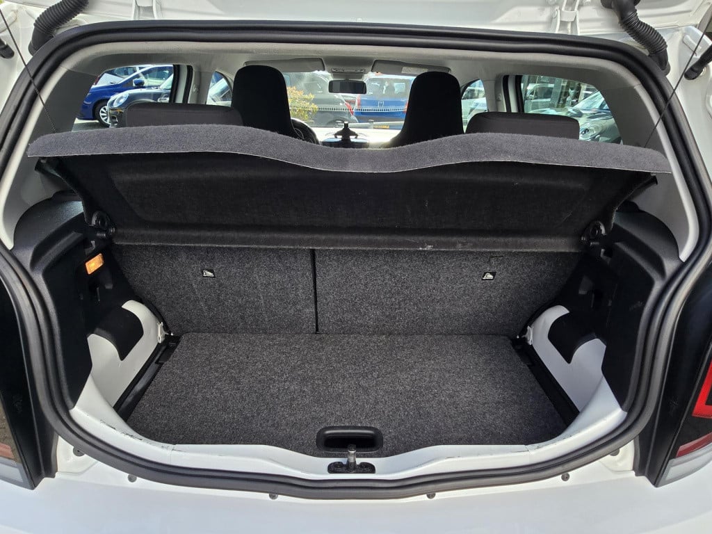 Volkswagen UP! 1.0 bmt high up!
