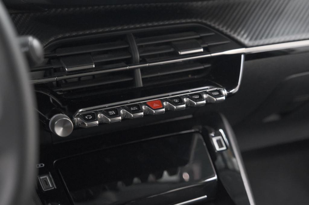 Peugeot 208 puretech 100 allure | apple carplay | parkeersensoren