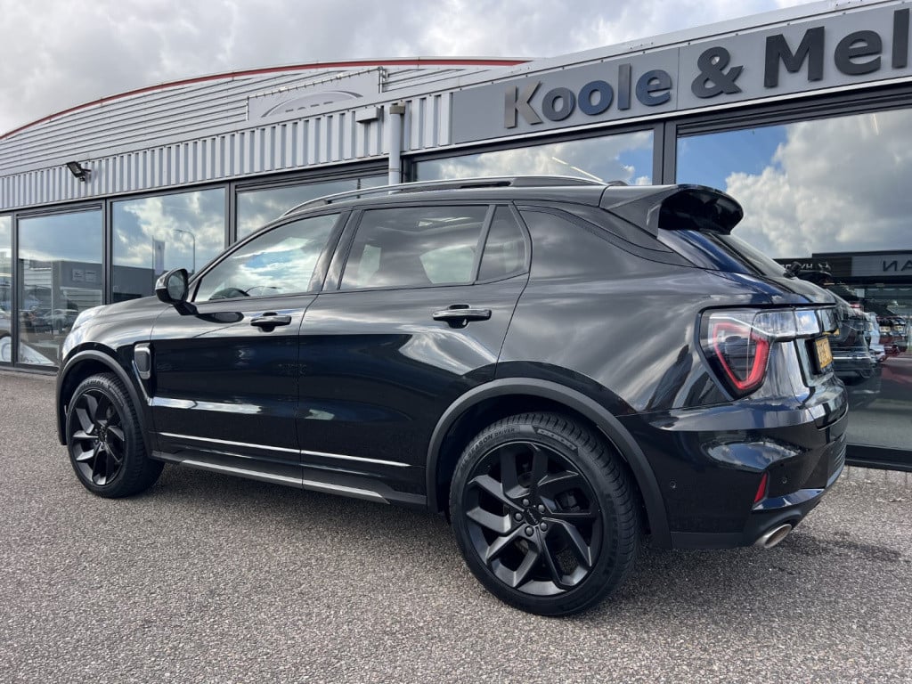 Lynk & Co 01 1.5 261pk phev , black edition , zwarte velgen , panodak , 360