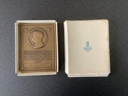 Penning “bronzen plaque” Nederlandse Rode Kruis