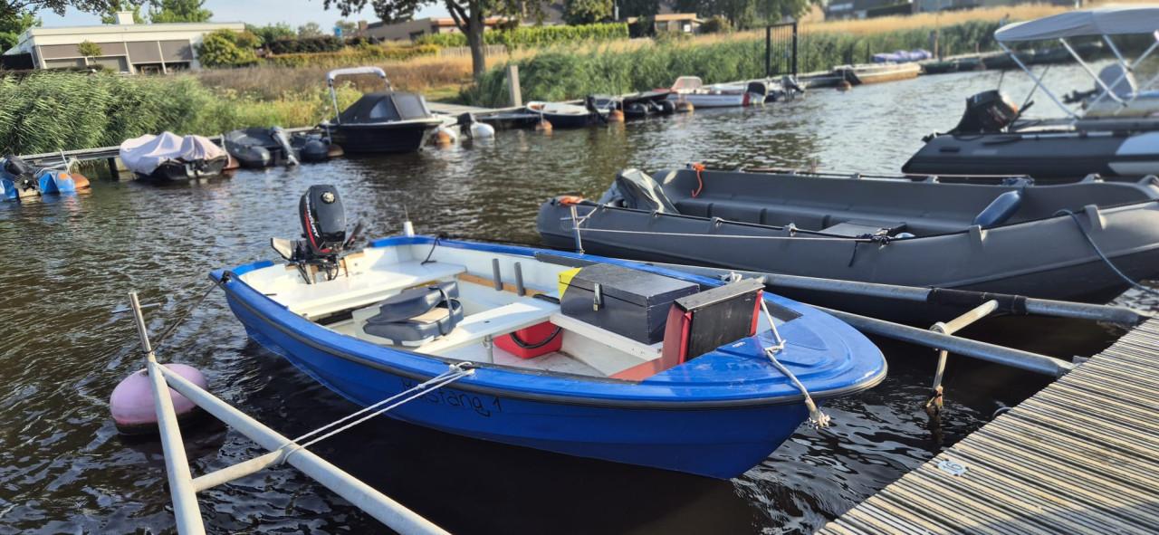 Complete boot met trailer en motor