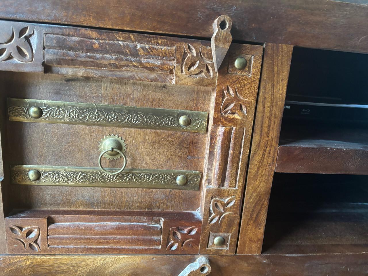 Houten masieve tv kast