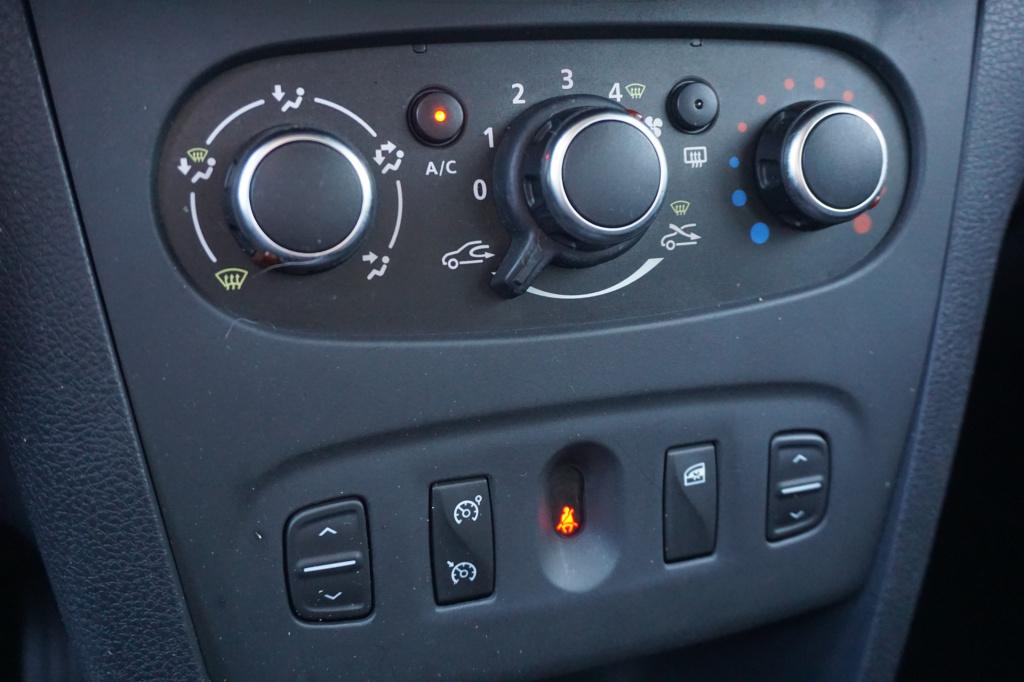 Dacia Logan mcv 0.9 tce stepway airco / navi / cruise / parkeersens. / trek