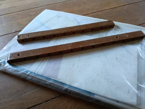 2 stukjes ophang strip poul cadovius royal