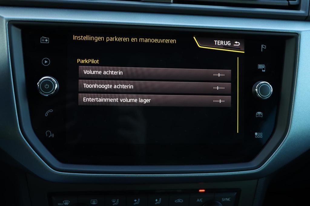Seat Arona 1.0 tsi xcellence business intense 115pk