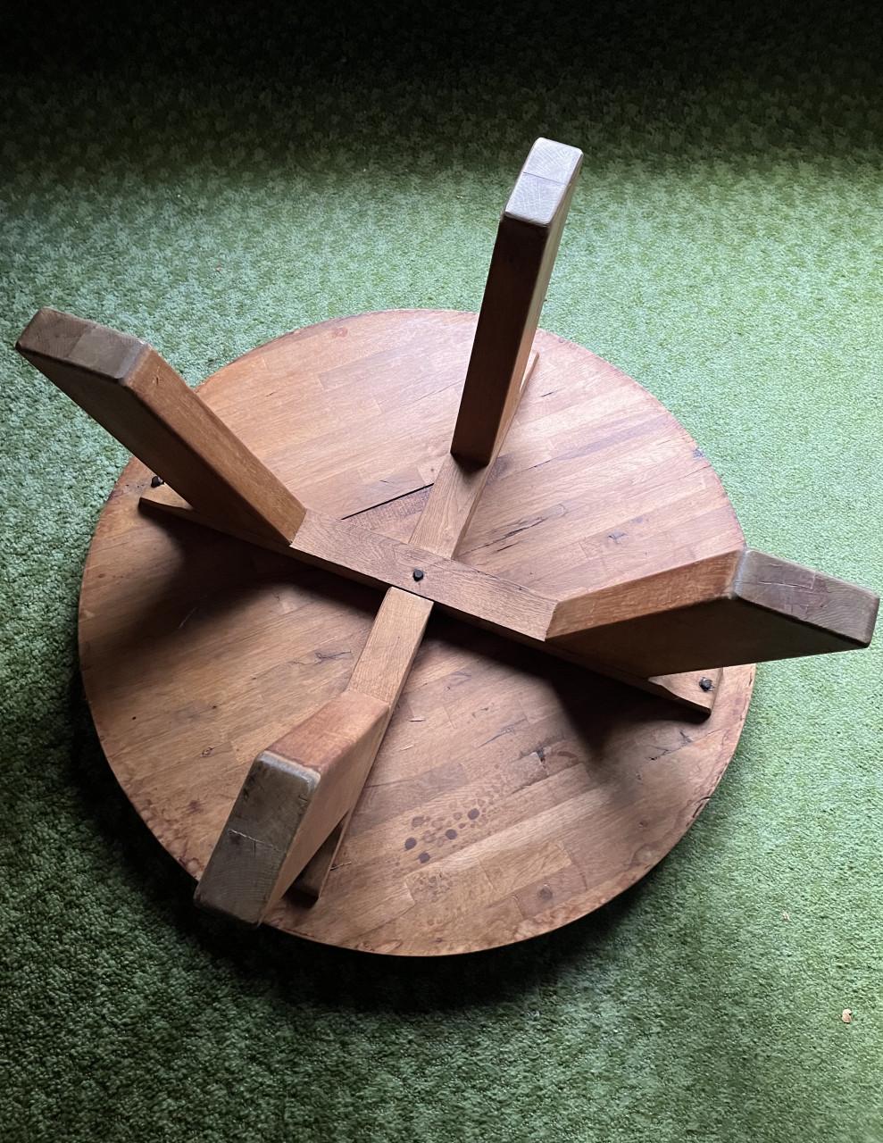 Ronde eiken salontafel