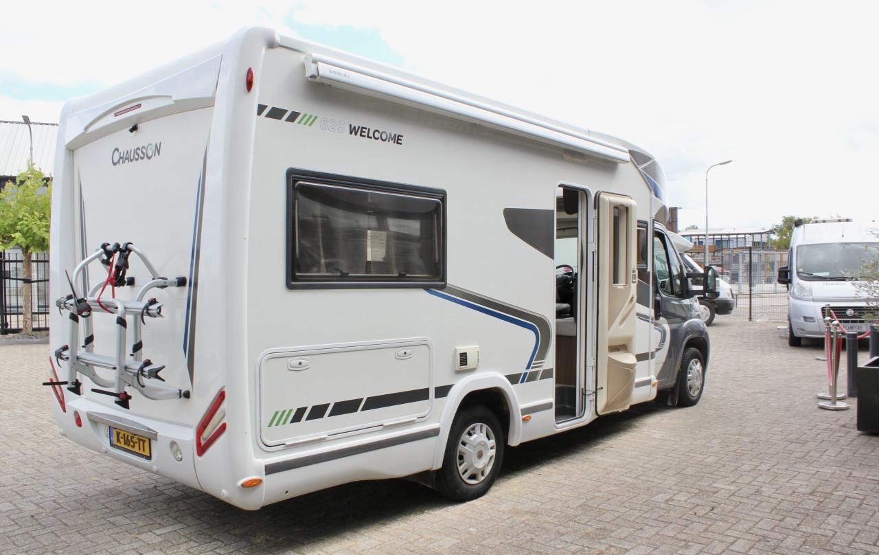 Chausson Welcome 625 (Vast bed + Hefbed, zeer netjes, Euro 5)