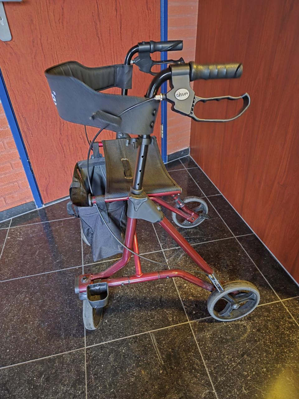 Rollator,nieuw 1 x gebruikt Koopje