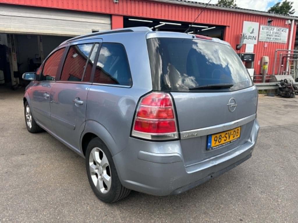 Opel Zafira 1.8 cosmo