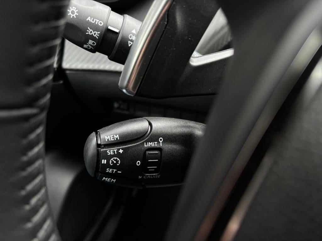 Peugeot 2008 automaat 1.2 puretech 130 allure