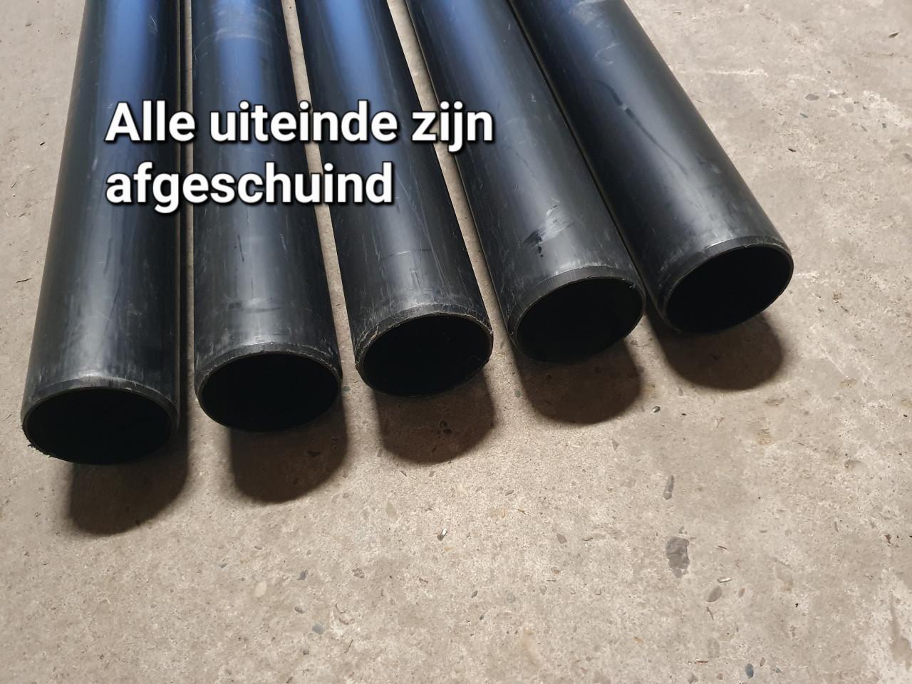 28 meter nieuwe Wavin PVC buis zwart.