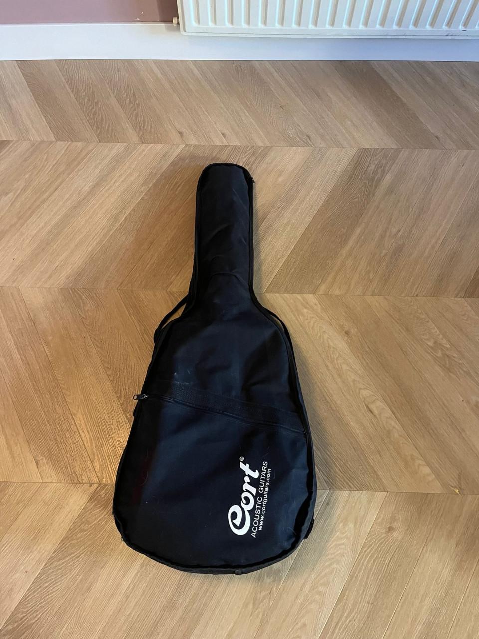 Cort Earth Pack OP Gitaar