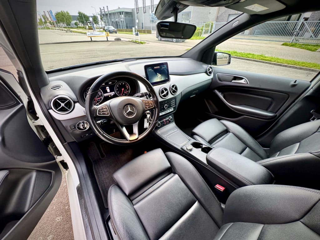 Mercedes-Benz B-Klasse 180 activity edition navi ecc cruise