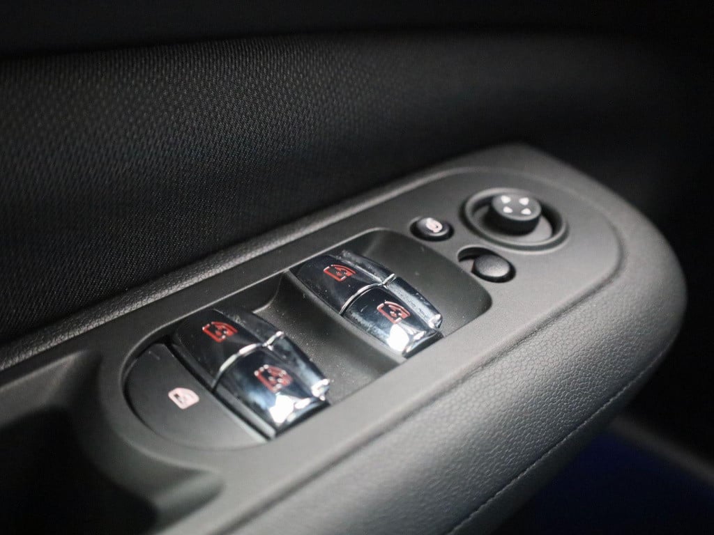 Mini Clubman 1.5 cooper business edition | automaat | navigatie | apple car