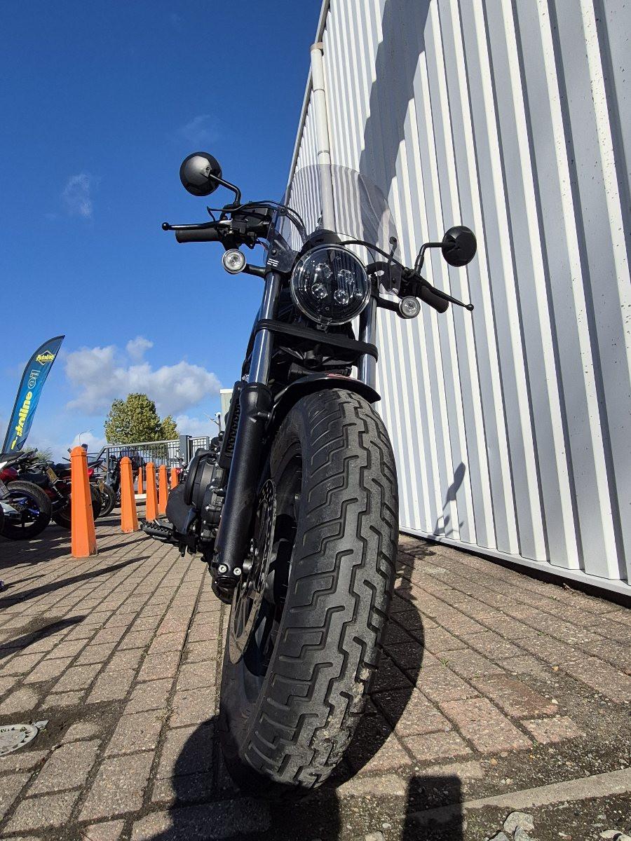 Honda Rebel 500 uit 2025, nagenoeg nieuwe chopper