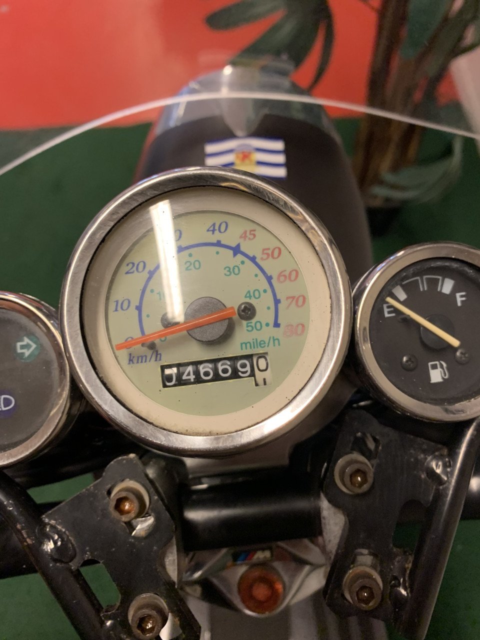 RETRO SCOOTER MET WINDSCHERM 45KM NU 595,= RIJKLAAR