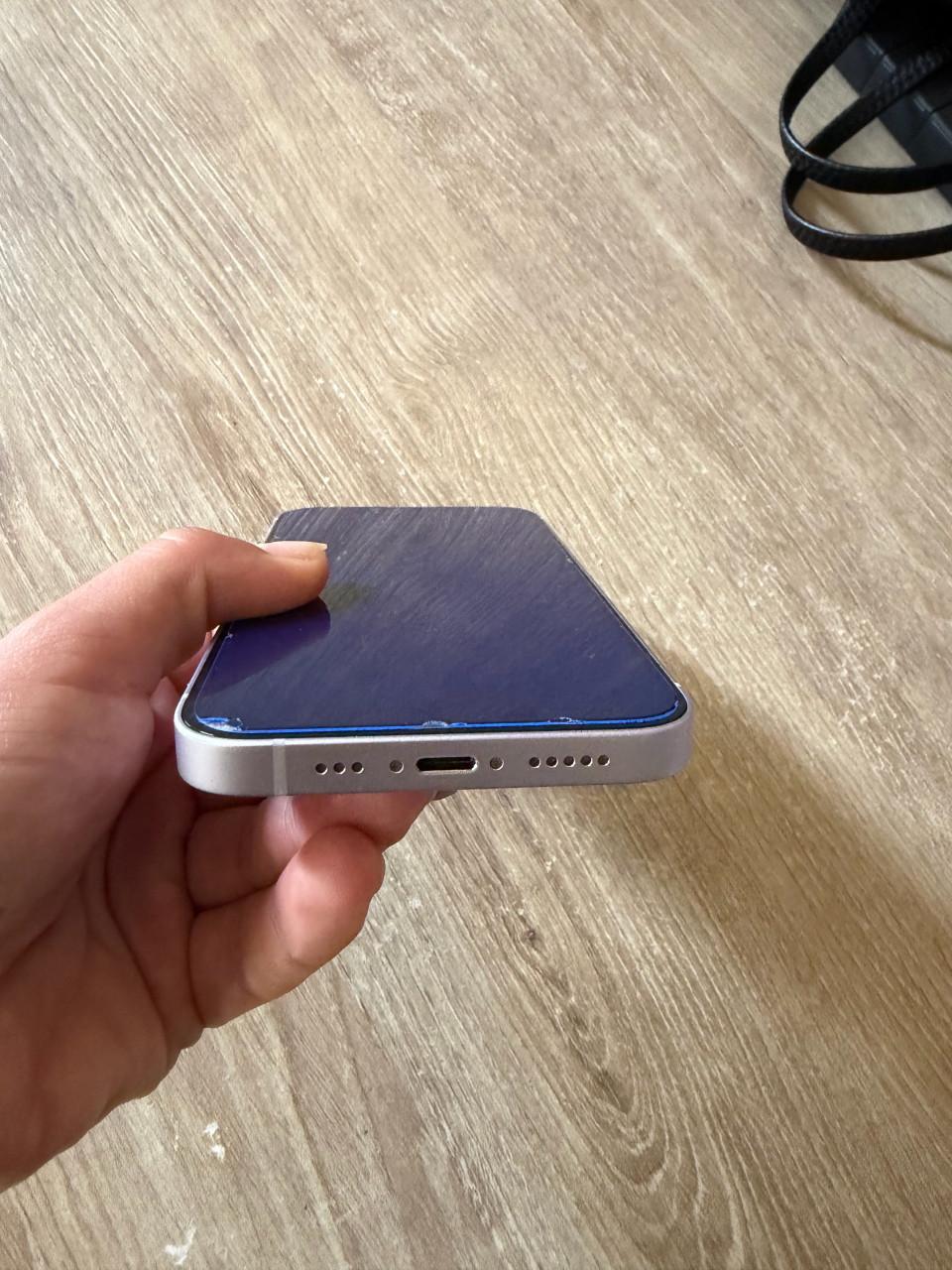 Iphone 14 paars
