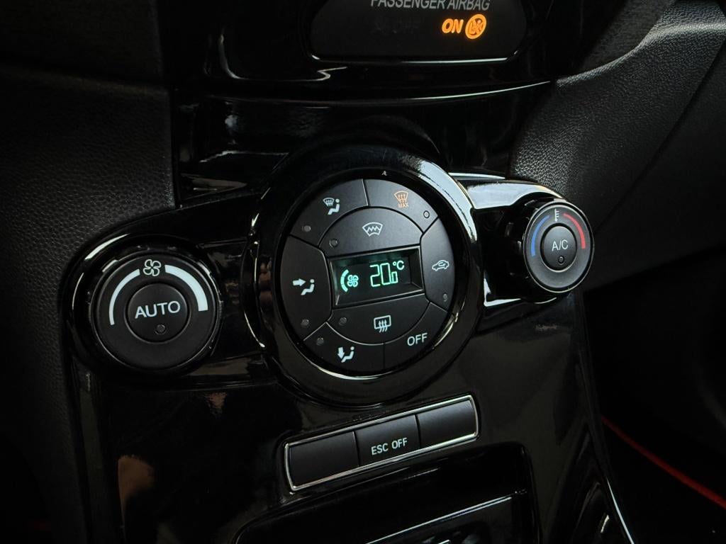 Ford Fiesta 1.6 st // nieuwe motor + koppeling, distributie en grote beurt 