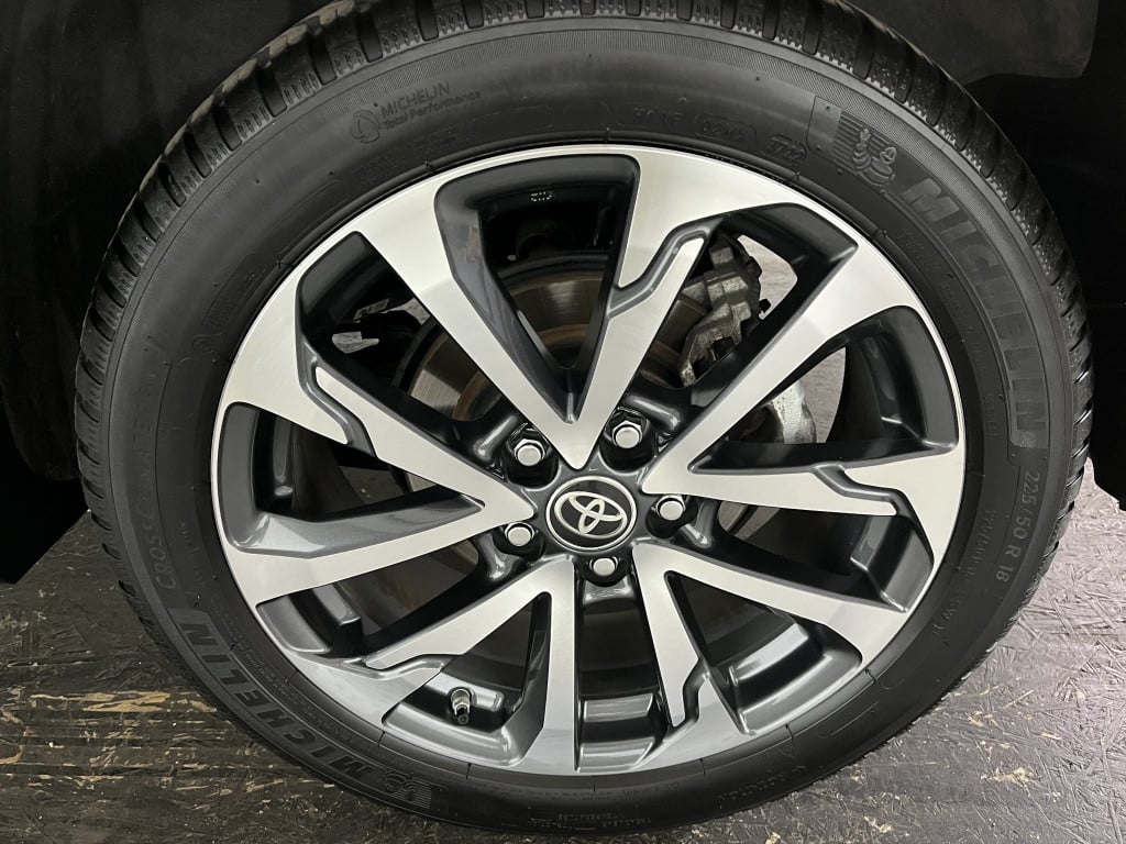 Toyota Corolla Cross 2.0 hp hybrid frist edition | bms | keyless | navi | t