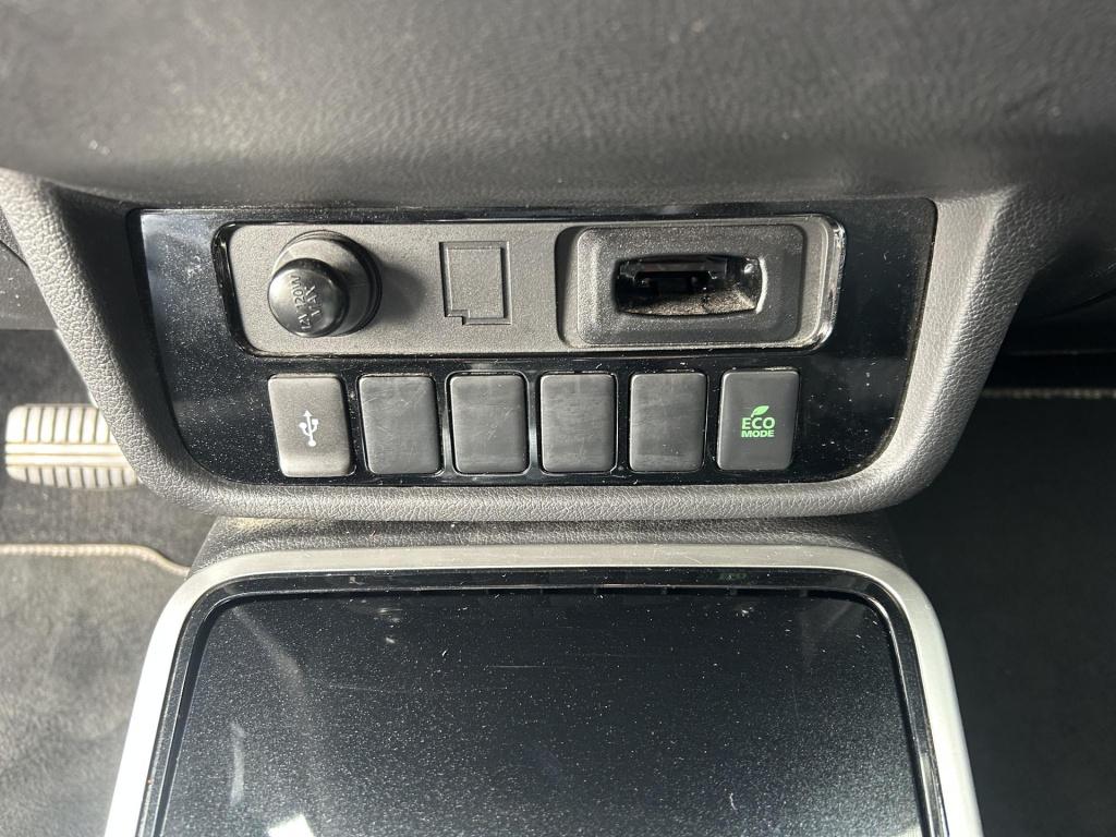 Mitsubishi Outlander 2.4 phev pure+