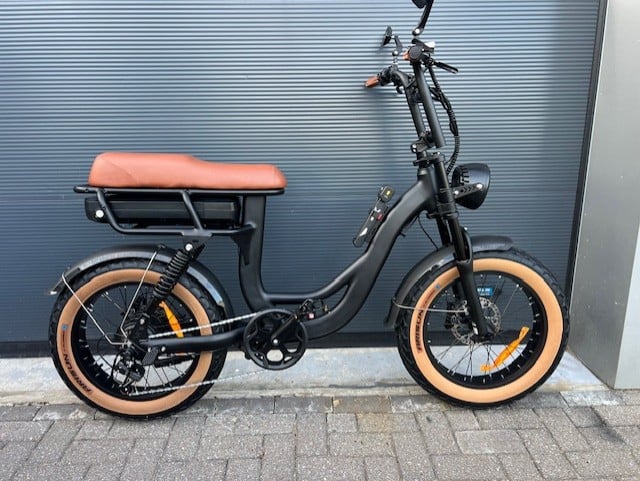 EB8 Elektrische Fatbike Weinig kilometer 00183 kl meter