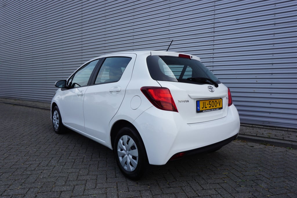 Toyota Yaris 1.3 vvt-i now airco / elektr. ramen / nap
